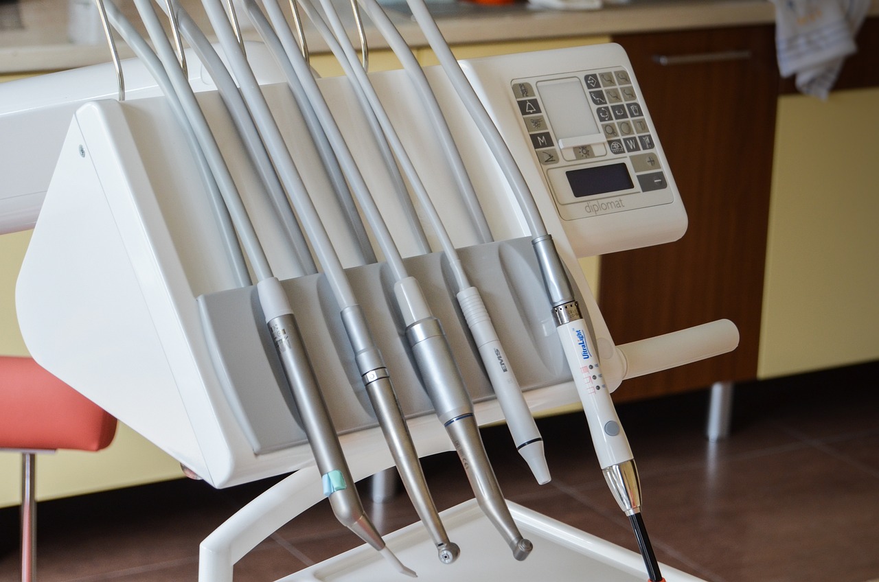 The Benefits of Seeing a Root Canal Specialist